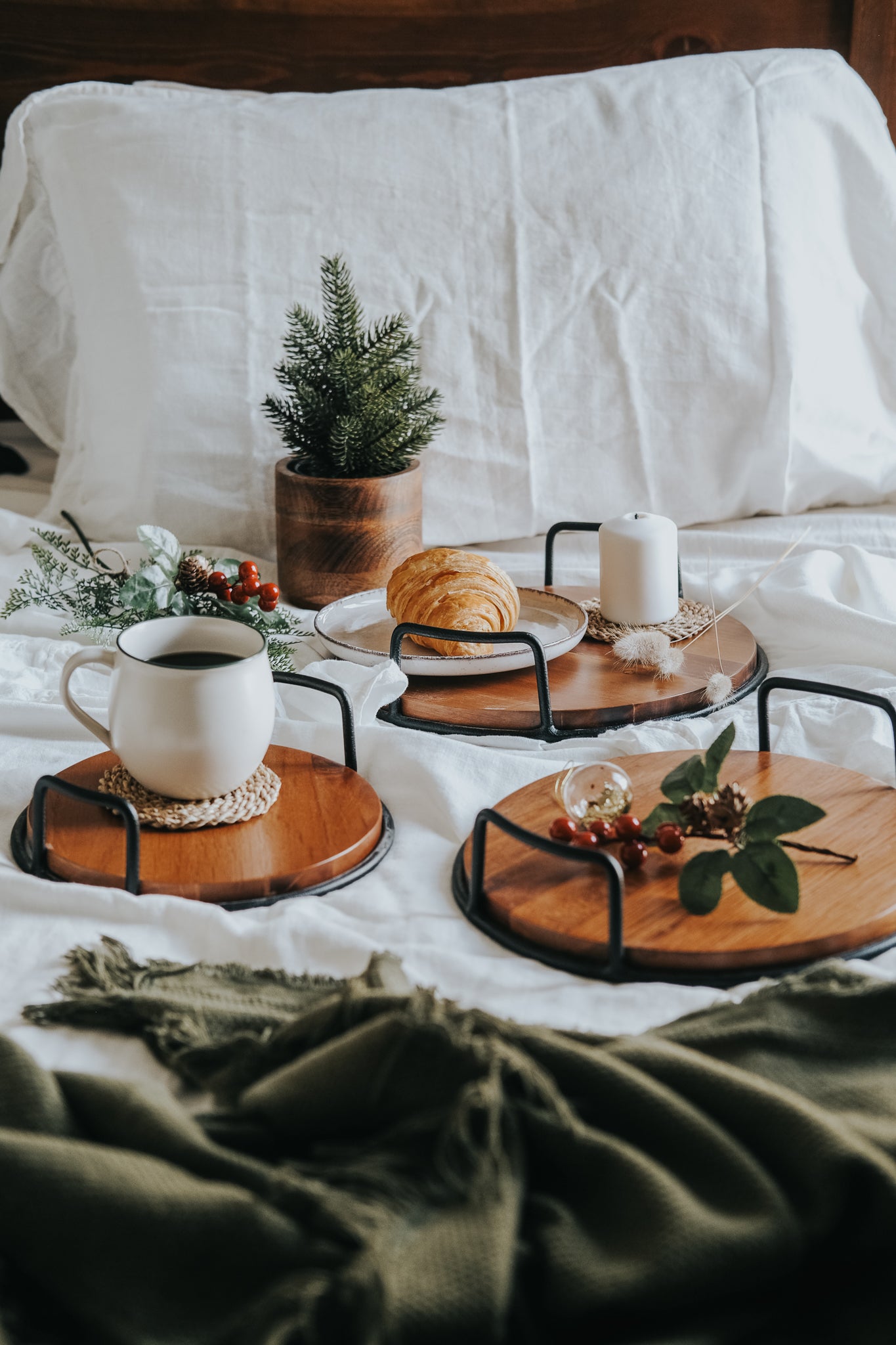 Artisan Side-Handled Round Trays