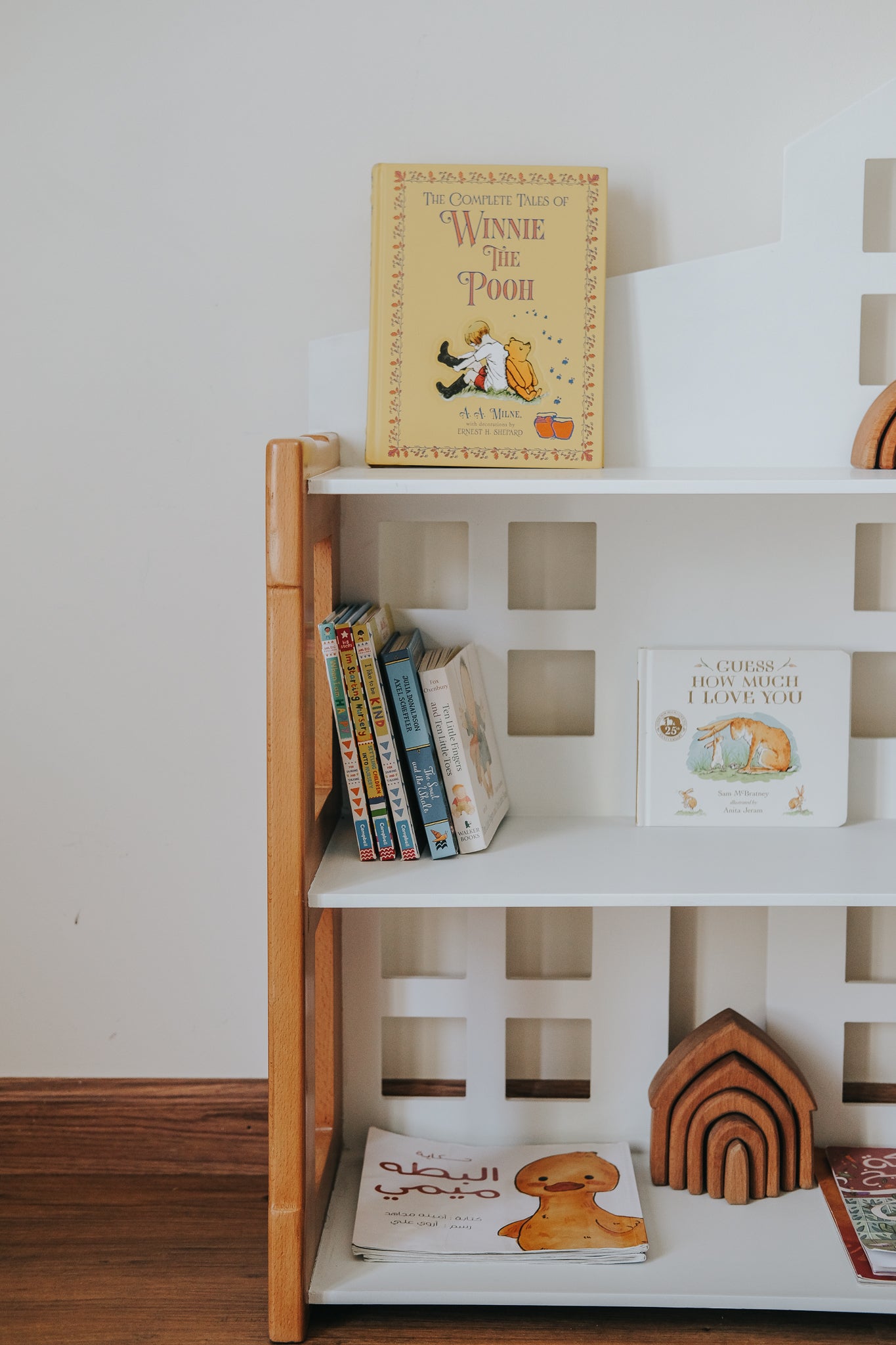 StoryHouse Bookshelf