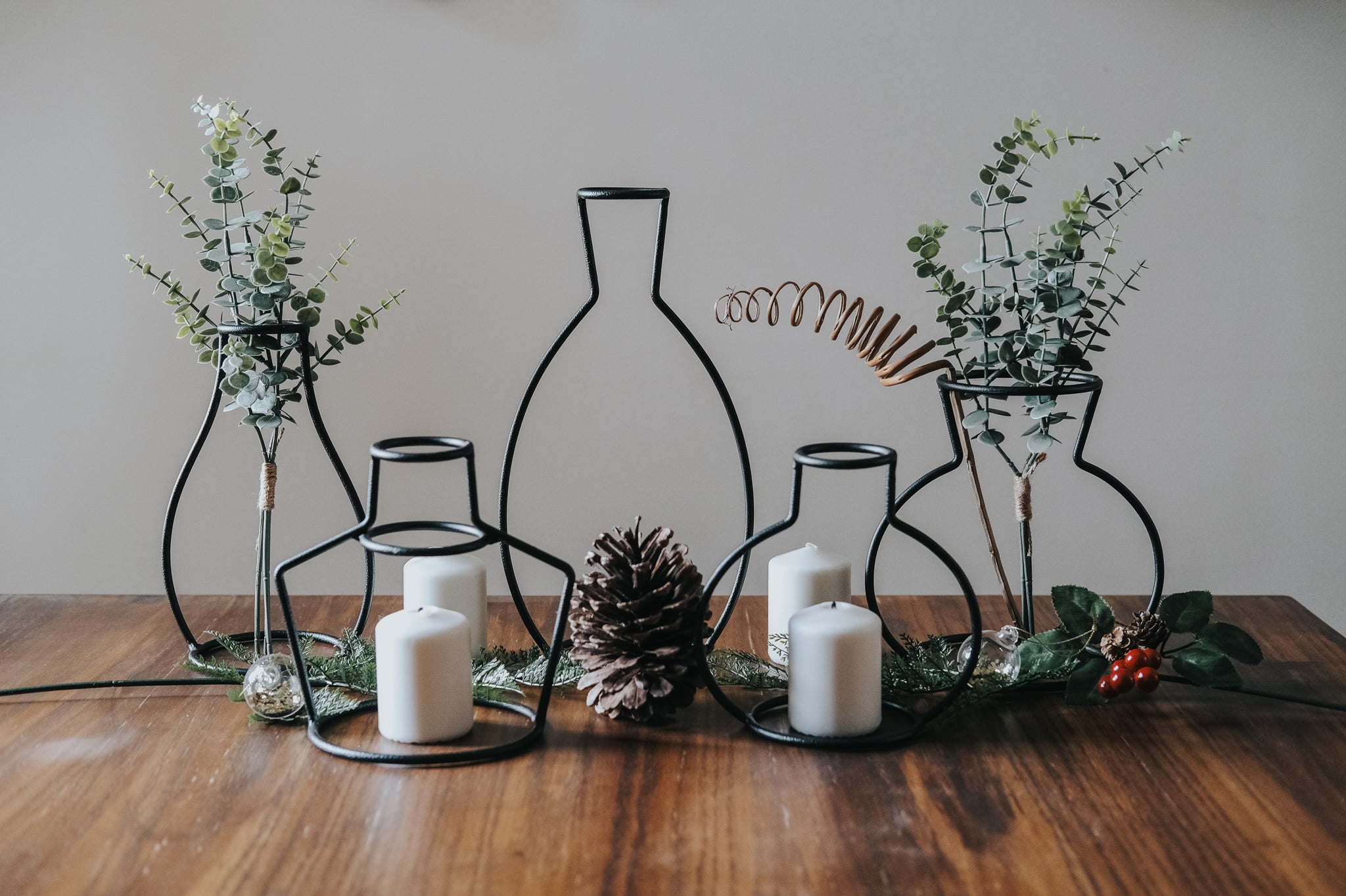 Outline Vases