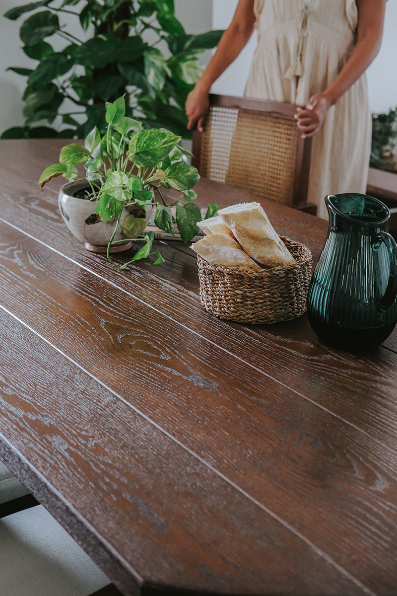 Oak Majesty Dining Table